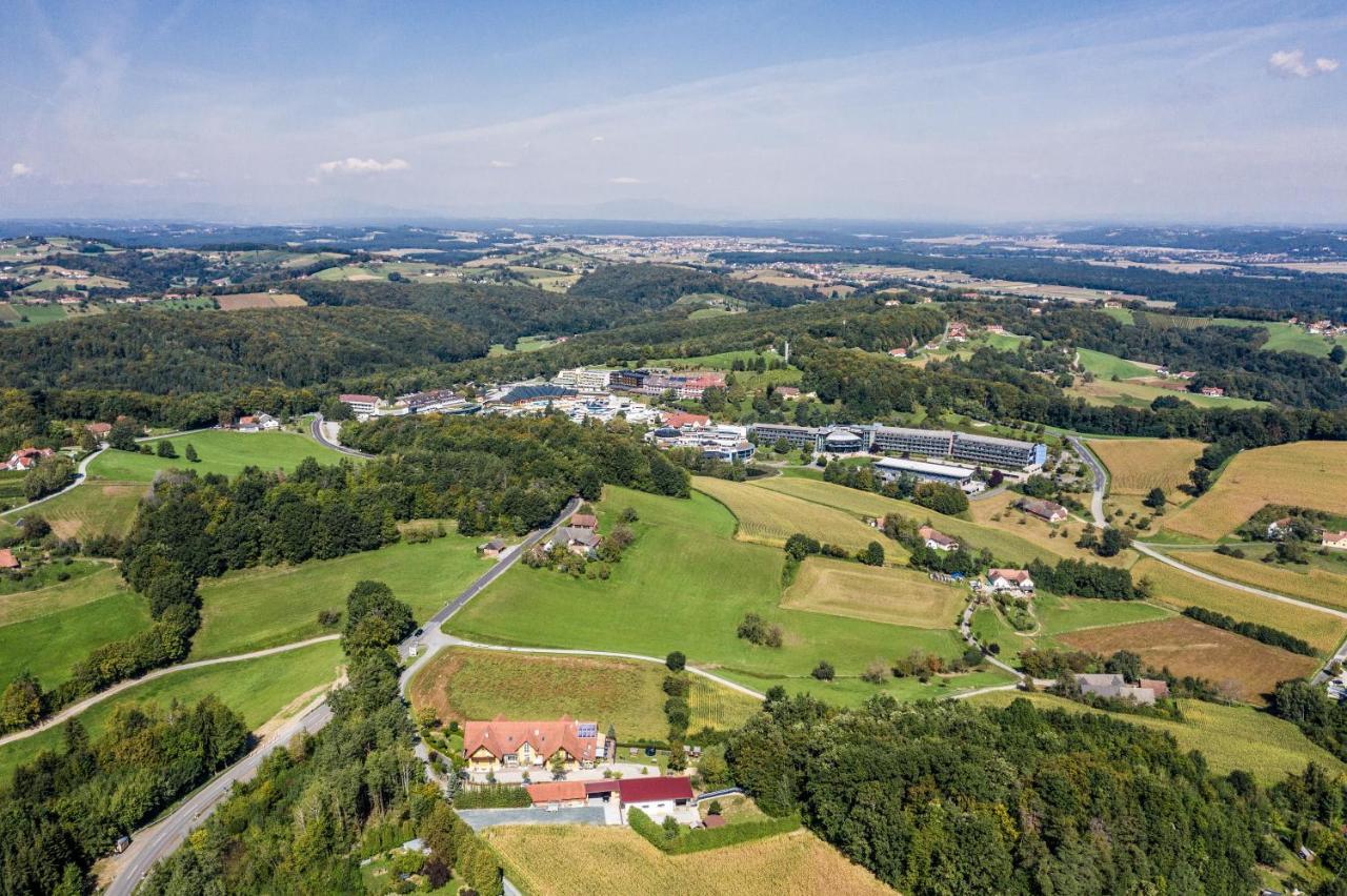 Maria Theresien Hof Loipersdorf Jennersdorf Exterior photo