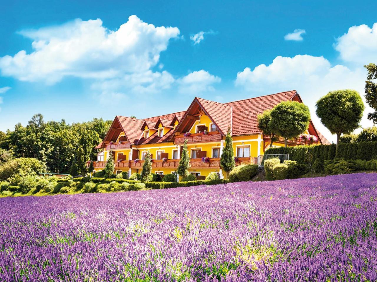Maria Theresien Hof Loipersdorf Jennersdorf Exterior photo